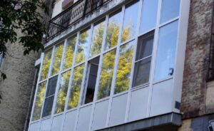 Ventajas de los cerramientos de terrazas con cortinas de vidrio en Vitoria.